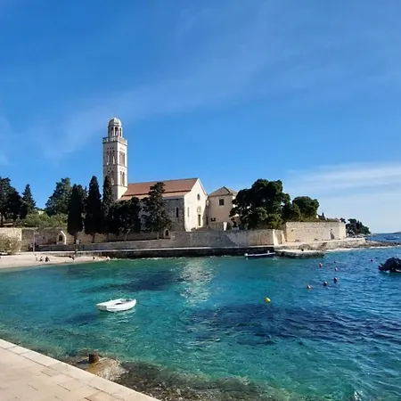 Apartman New Beautiful Studio, Private Terrace-hvar Town