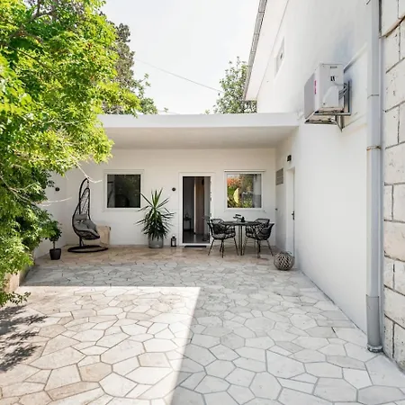 New Beautiful Studio, Private Terrace-hvar Town